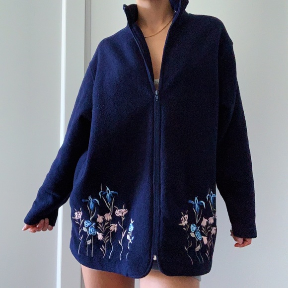 floral embroidered fleece zip-up 🌸 - Picture 3 of 6